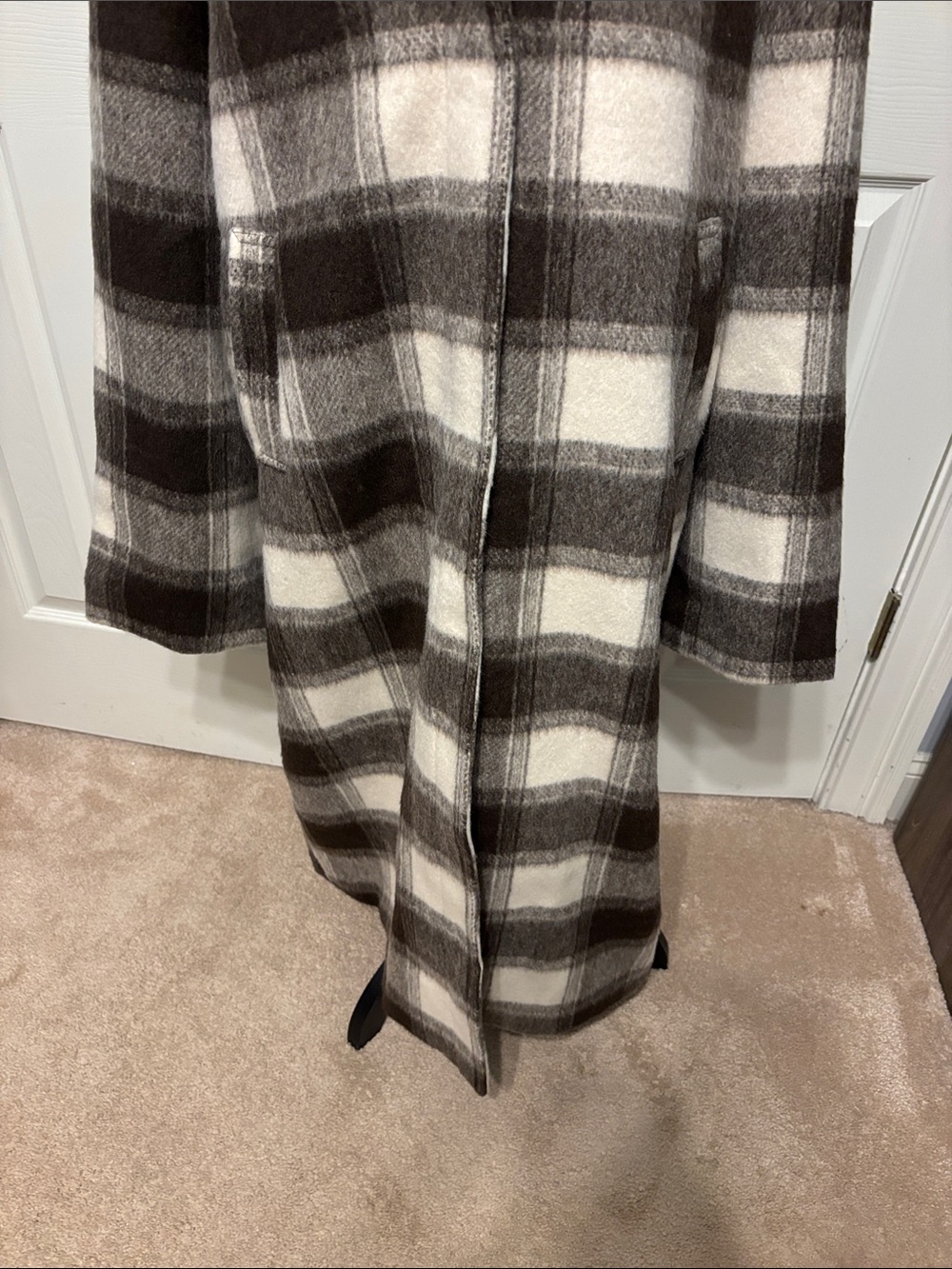PrettyLittleThing Plaid Funnel Neck Maxi Coat - Picture 4 of 9